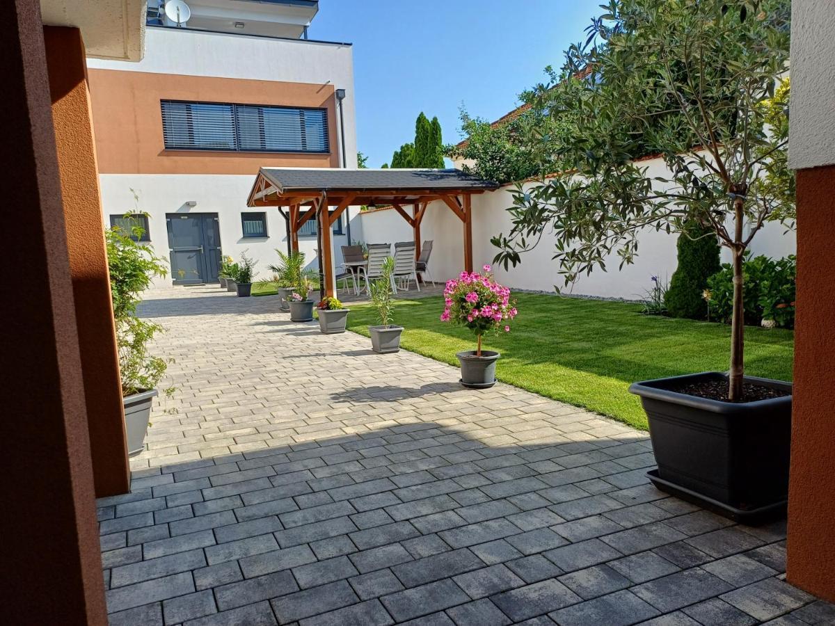 Penthouse Griemann 2 Fuer Max 4 Personen Mit Eigener Grosser Dachterrasse Zum Relaxen! Illmitz Εξωτερικό φωτογραφία